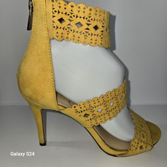 Jessica Simpson Jills 3 Butterscotch Laser Cut Suede Heels Size 8.5 - Picture 4 of 8